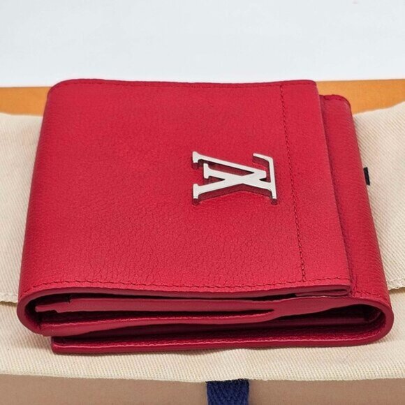 Louis Vuitton Lockme Leather Wallet 320-032325 - Picture 4 of 15